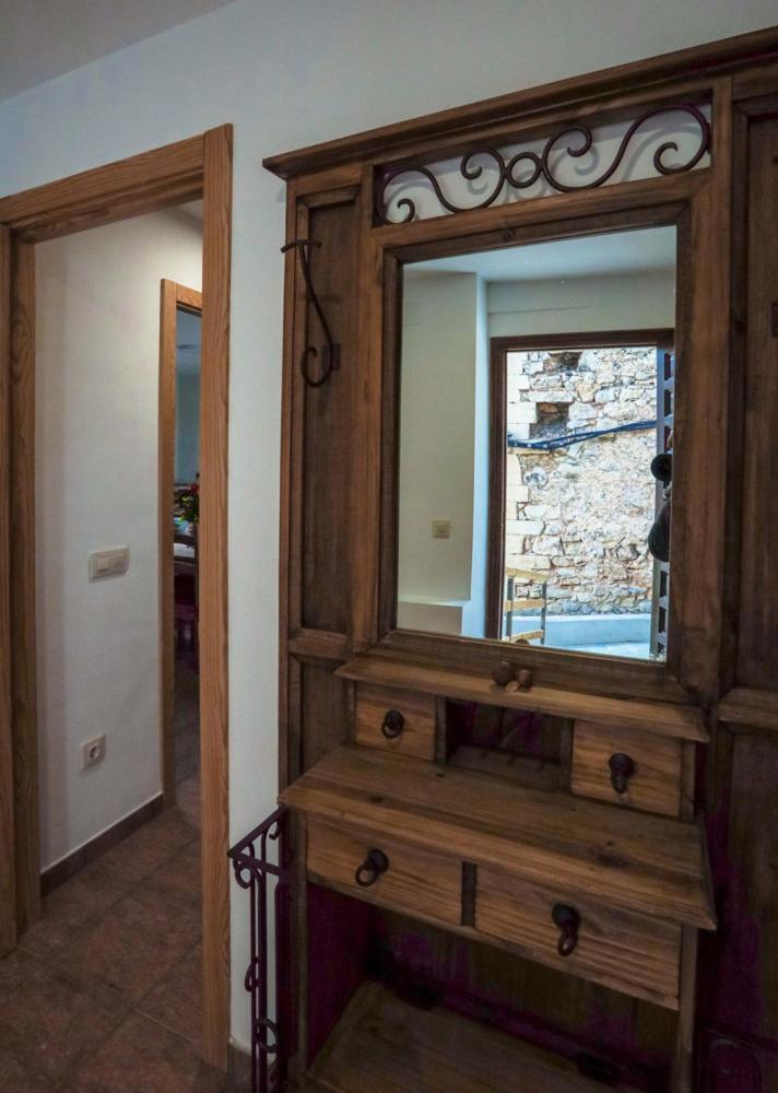 Hostal Antiguo Hospital Linares de Mora Eksteriør billede