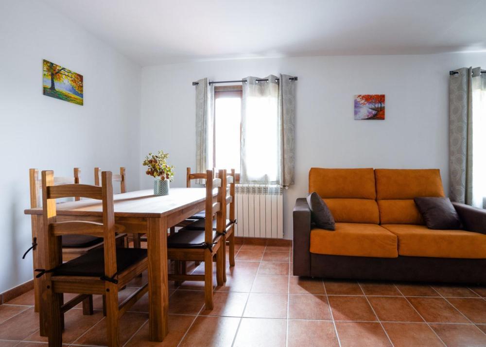 Hostal Antiguo Hospital Linares de Mora Eksteriør billede