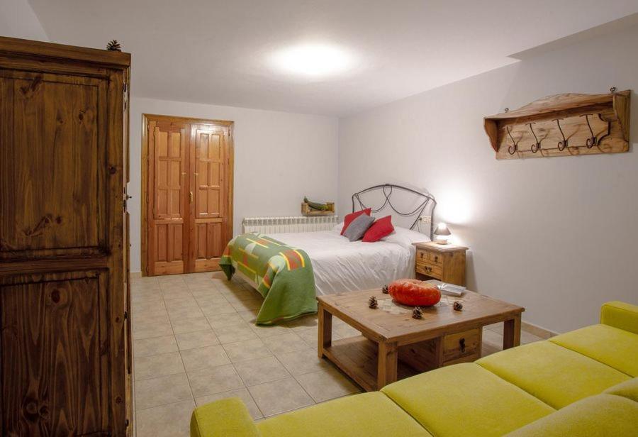 Hostal Antiguo Hospital Linares de Mora Eksteriør billede