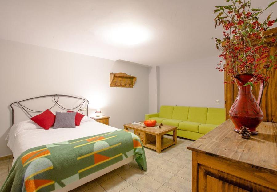 Hostal Antiguo Hospital Linares de Mora Eksteriør billede