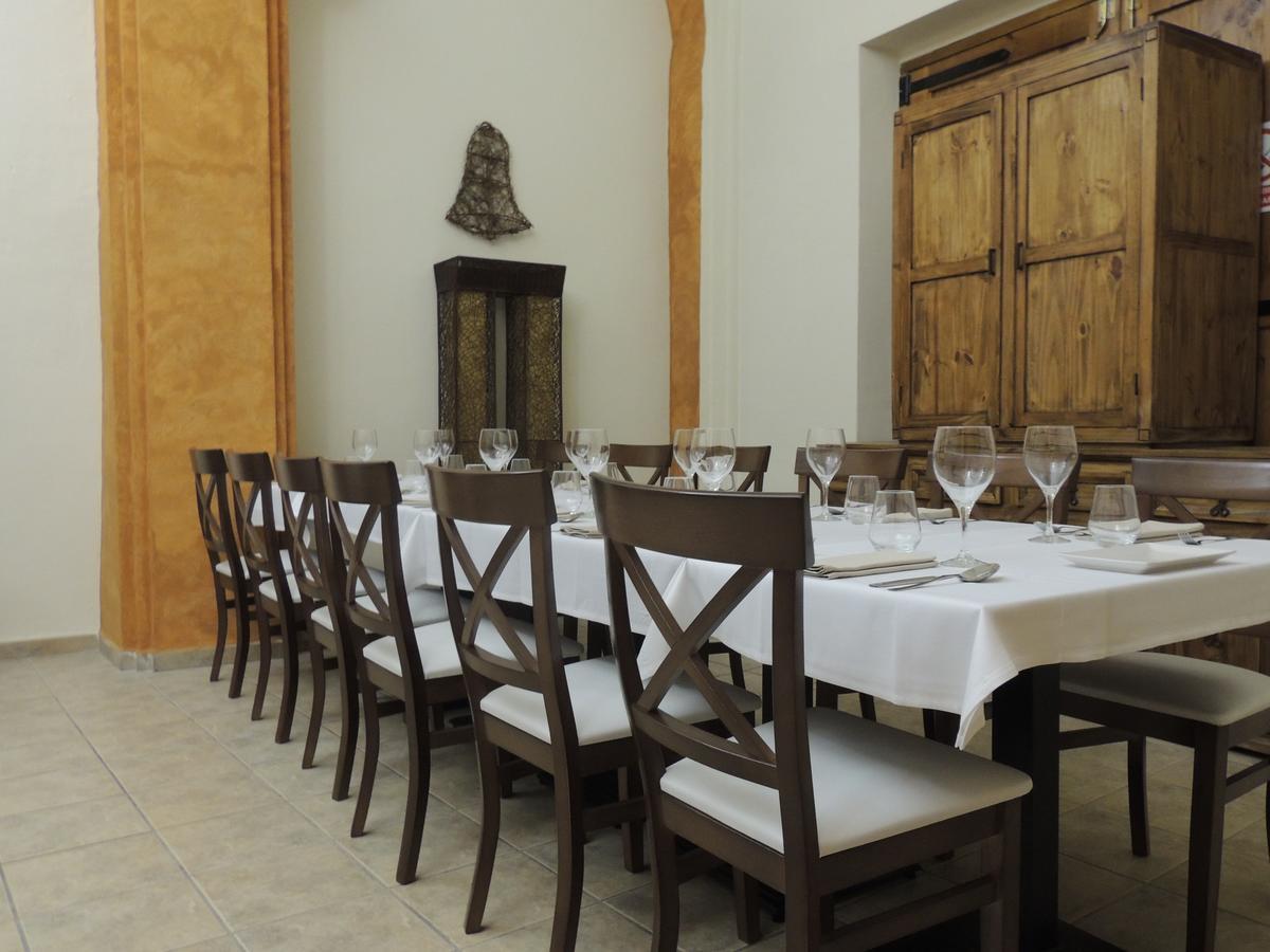 Hostal Antiguo Hospital Linares de Mora Eksteriør billede