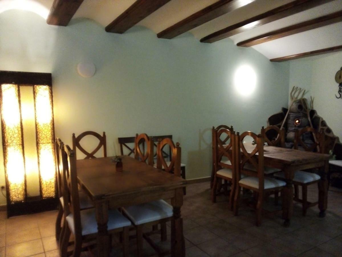 Hostal Antiguo Hospital Linares de Mora Eksteriør billede